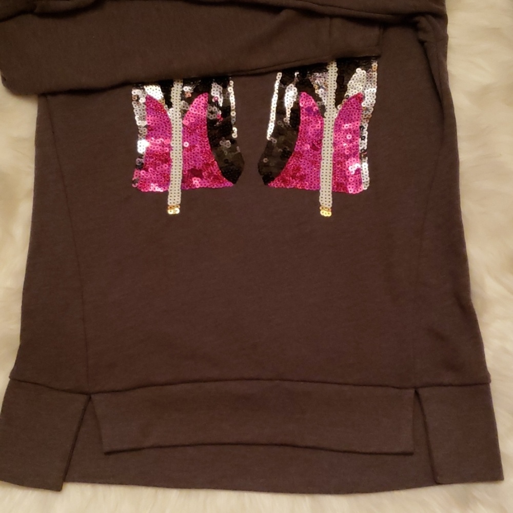 Designer Sweater - Picture 4 of 4